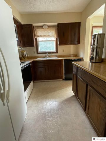 140 Debra Avenue E, Plattsmouth, NE 68048