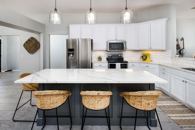 2400 Crescent Road, Navarre, FL 32566