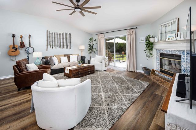 2400 Crescent Road, Navarre, FL 32566