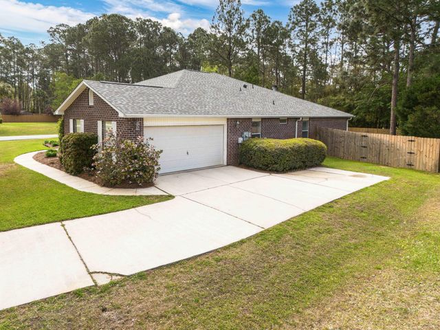 2400 Crescent Road, Navarre, FL 32566