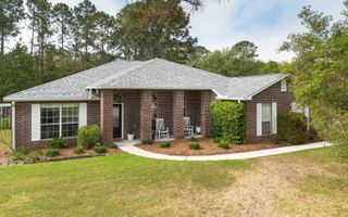 2400 Crescent Road, Navarre, FL 32566