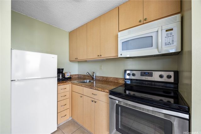 2427 Kuhio Avenue 2503, Honolulu, HI 96815