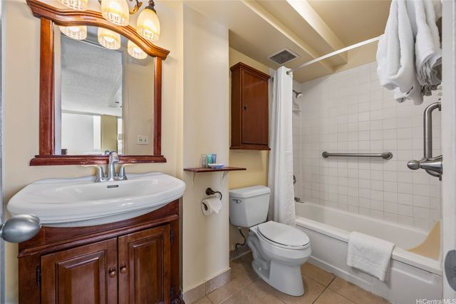 2427 Kuhio Avenue 2503, Honolulu, HI 96815