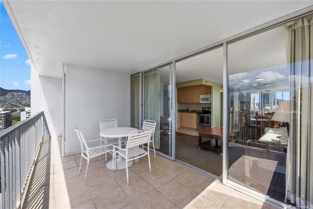 2427 Kuhio Avenue 2503, Honolulu, HI 96815