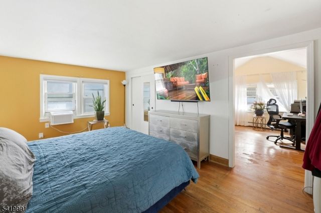 209 Floral St, Roselle Boro, NJ 07203