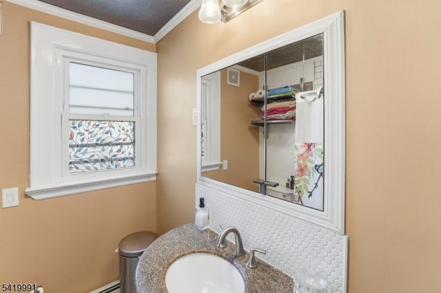 209 Floral St, Roselle Boro, NJ 07203