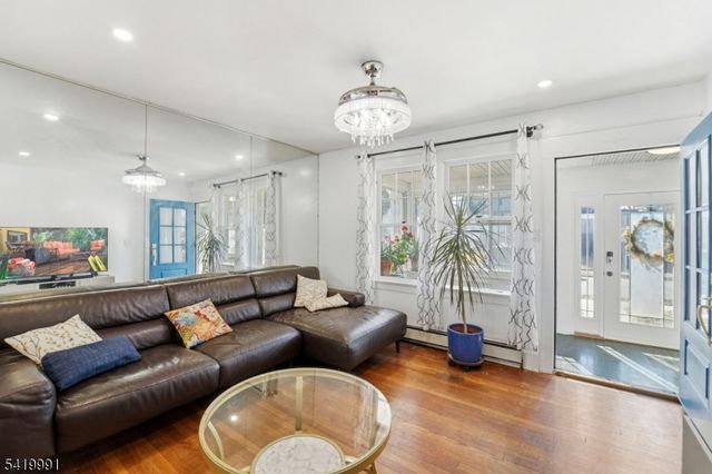 209 Floral St, Roselle Boro, NJ 07203