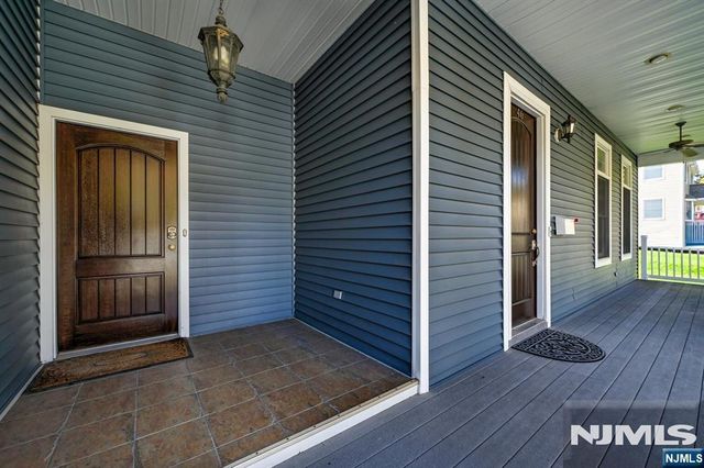 46 Seton Hall Drive, Oakland, NJ 07436
