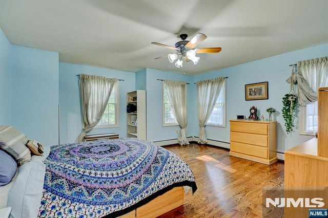 46 Seton Hall Drive, Oakland, NJ 07436