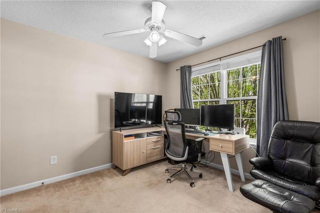 6031 Parkside Circle, Winston-salem, NC 27107