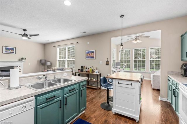 6031 Parkside Circle, Winston-salem, NC 27107