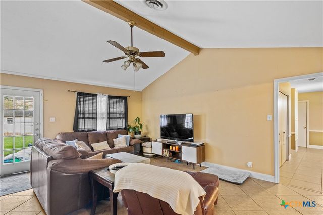203 Yorkshire Lane, Victoria, TX 77904