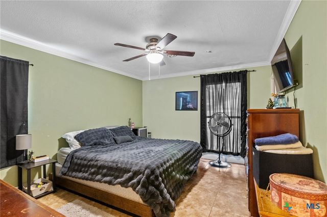 203 Yorkshire Lane, Victoria, TX 77904