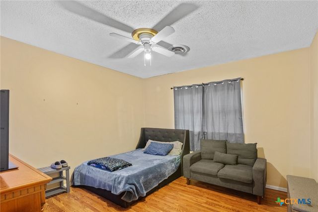 203 Yorkshire Lane, Victoria, TX 77904