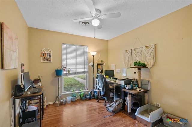203 Yorkshire Lane, Victoria, TX 77904