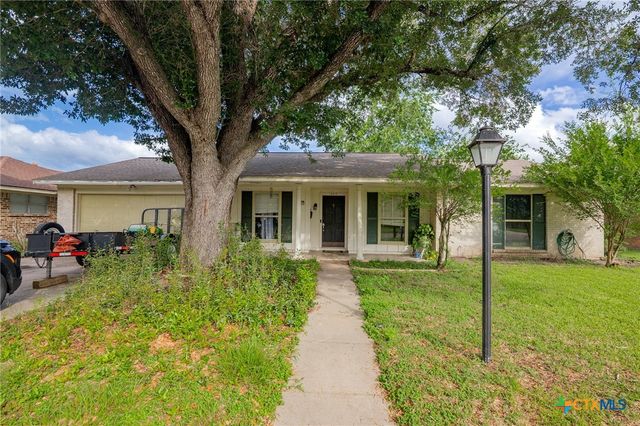 203 Yorkshire Lane, Victoria, TX 77904