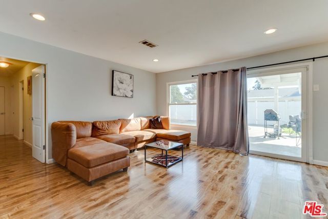 7858 JAMIESON Avenue, Reseda (los Angeles), CA 91335