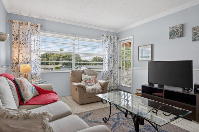 4451 NW 16th St K208, Lauderhill, FL 33313