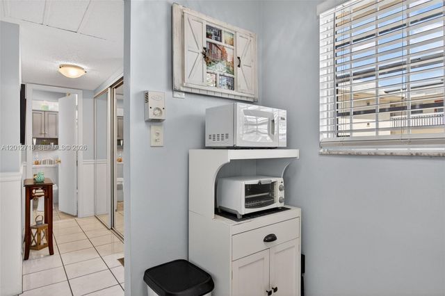 4451 NW 16th St K208, Lauderhill, FL 33313