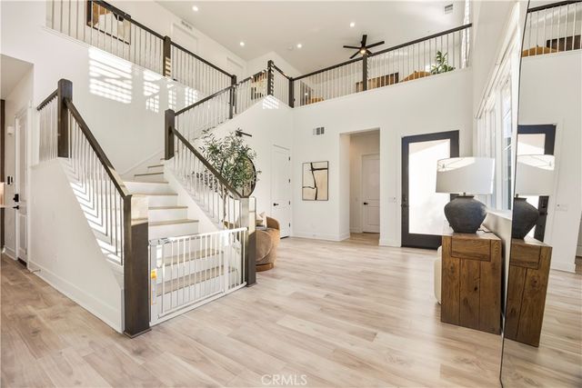 27762 Lens, Valencia, CA 91381