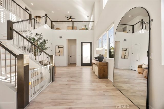 27762 Lens, Valencia, CA 91381