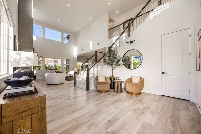 27762 Lens, Valencia, CA 91381