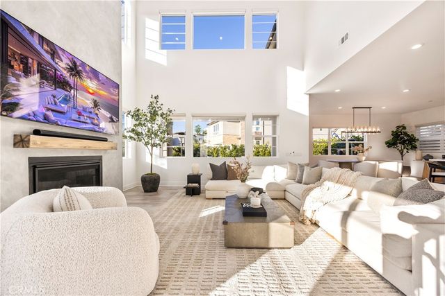 27762 Lens, Valencia, CA 91381