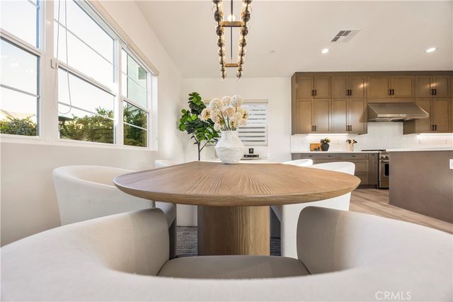 27762 Lens, Valencia, CA 91381