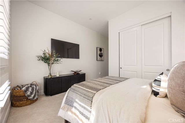 27762 Lens, Valencia, CA 91381