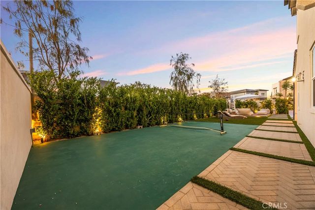 27762 Lens, Valencia, CA 91381