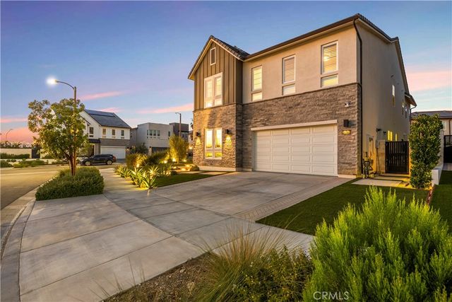 27762 Lens, Valencia, CA 91381