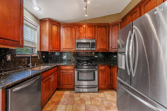 1022 Edinburgh Court, Joliet, IL 60431