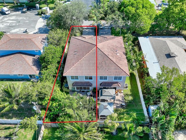 2560 NE 11th Street, Pompano Beach, FL 33062