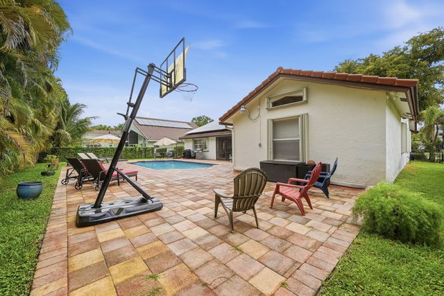 12043 SW 1st Street, Coral Springs, FL 33071