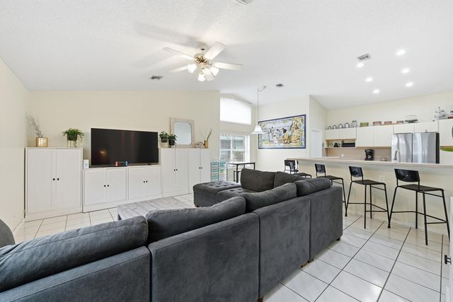 12043 SW 1st Street, Coral Springs, FL 33071