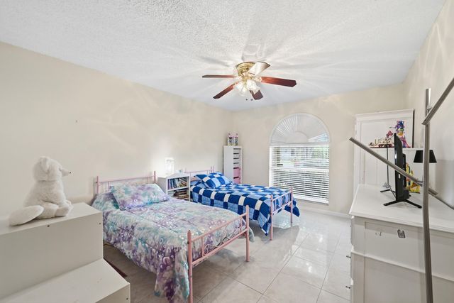 12043 SW 1st Street, Coral Springs, FL 33071