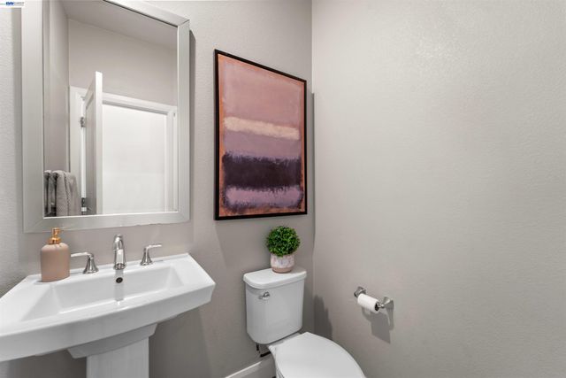 1597 Hidden Creek Ln, Milpitas, CA 95035