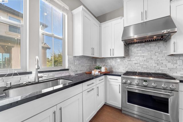 1597 Hidden Creek Ln, Milpitas, CA 95035