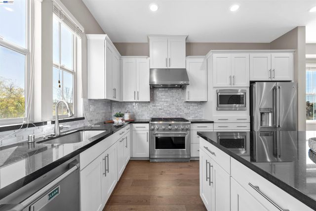 1597 Hidden Creek Ln, Milpitas, CA 95035