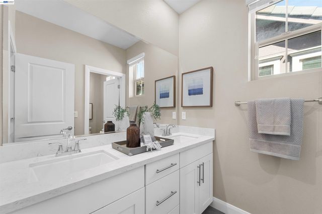 1597 Hidden Creek Ln, Milpitas, CA 95035