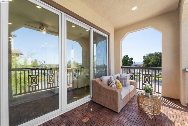 1597 Hidden Creek Ln, Milpitas, CA 95035