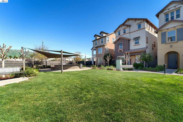 1597 Hidden Creek Ln, Milpitas, CA 95035