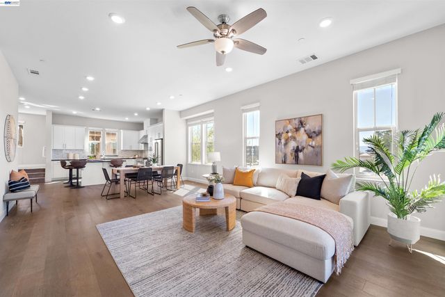 1597 Hidden Creek Ln, Milpitas, CA 95035