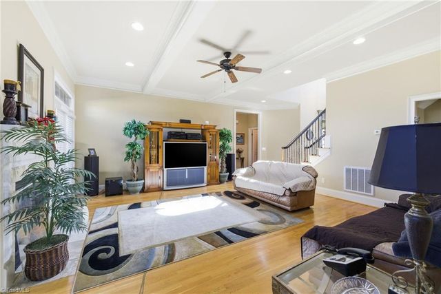 204 Fosseway Drive, Greensboro, NC 27455