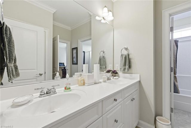 204 Fosseway Drive, Greensboro, NC 27455