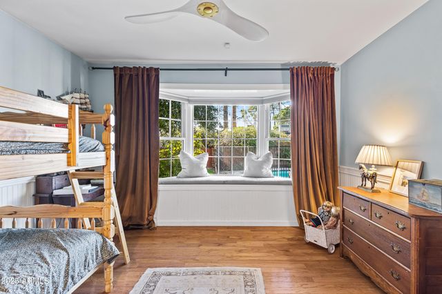 4631 E PINCHOT Avenue, Phoenix, AZ 85018