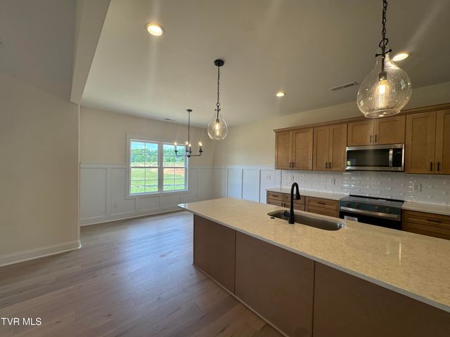 544 Larkins Farm Drive, Jonesborough, TN 37659