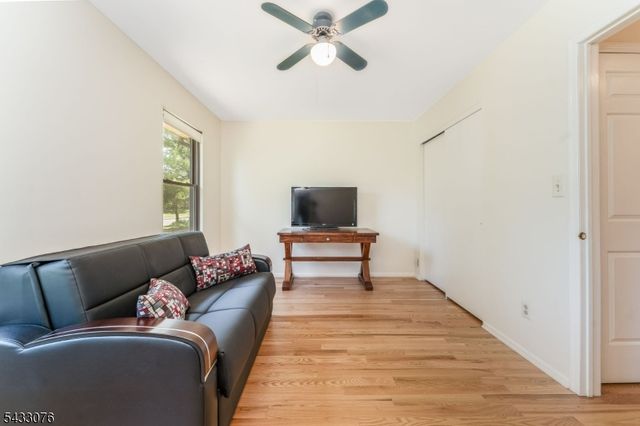 130 Locust Ct, Raritan Twp., NJ 08822