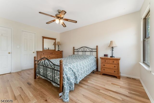 130 Locust Ct, Raritan Twp., NJ 08822