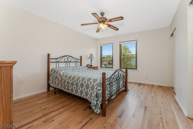 130 Locust Ct, Raritan Twp., NJ 08822